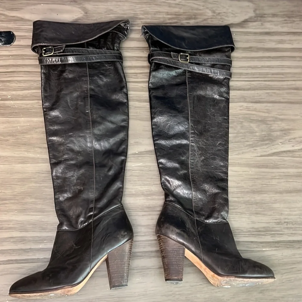 POUR LA VICTOIRE OVER THE KNEE BROWN LEATHER BADDIE BOOTS 8